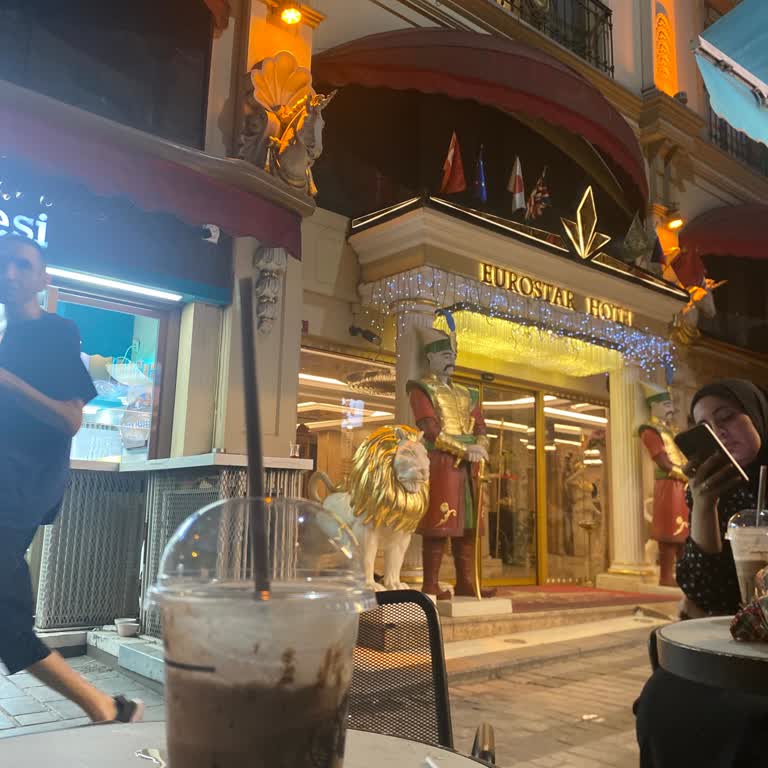Kahve Dünyası Şubesinde Uzun Bekleme Ve Kötü Personel Tutumu