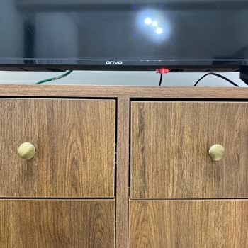 Vivense TV Ünitesinin Çekmecesi Yanlış Montaj Nedeniyle Eşit Durmuyor