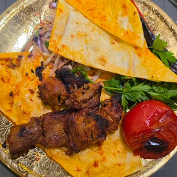 Reva Vela Restoranında Porsiyon Tutarsızlığı Ve Kalitesiz Mezeler