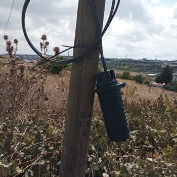 Soğuksu Sokakta Fiber Altyapı Eksikliği İnternet Kullanımını Engelliyor