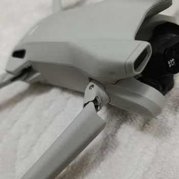 DJI Drone Çarpma Sonrası Pervaneler Durdurulamadığı İçin Üretim Hatası Şikayeti