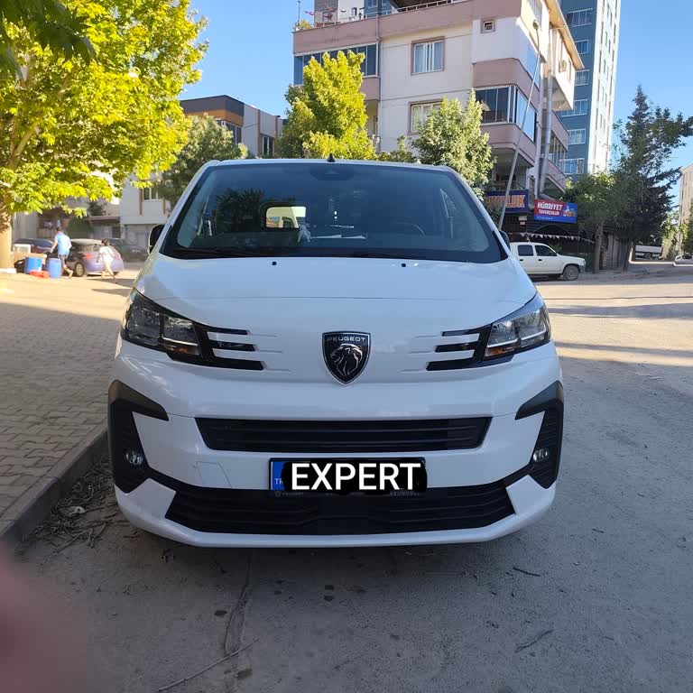 Yeni Peugeot Expert'ta Şanzıman Sesinin Normal Olduğu İddia Edildi