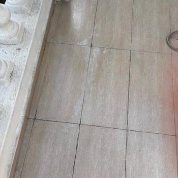 Bauhaus Bianca Sıvı Camı Kısa Sürede Bozuldu, Yeniden Uygulama Talebi