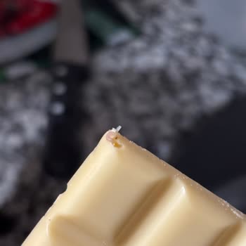 Karman Şok Markette Beyaz Çikolatada Canlı Kurtlar Bulundu