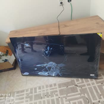 17.099 TL'lik Kırık TV Teslim Edildi, Kodu İstenmeden, Satıcı Ve Kargo Sorumluluğu Reddetti