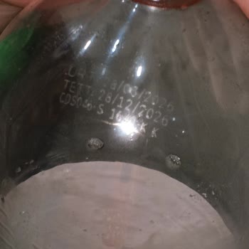 Şeftali Aromalı İçecekte Görülen Tuhaf Katman Ve Sağlık Endişesi