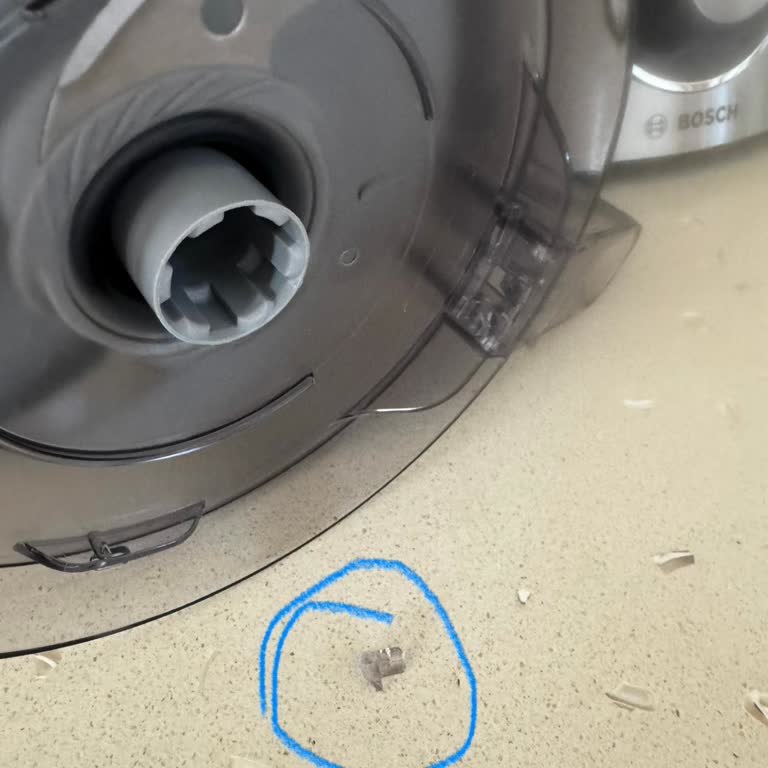 Bosch MCM3501M Mutfak Robotunda Plastik Parça Kırılması Ve Ücretsiz Değişim Talebi