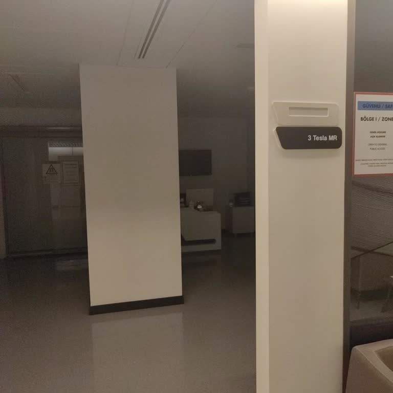 Randevu Saatine Uyulmadığı Ve MR Alanının Kapalı Olması Nedeniyle Uzun Bekleme