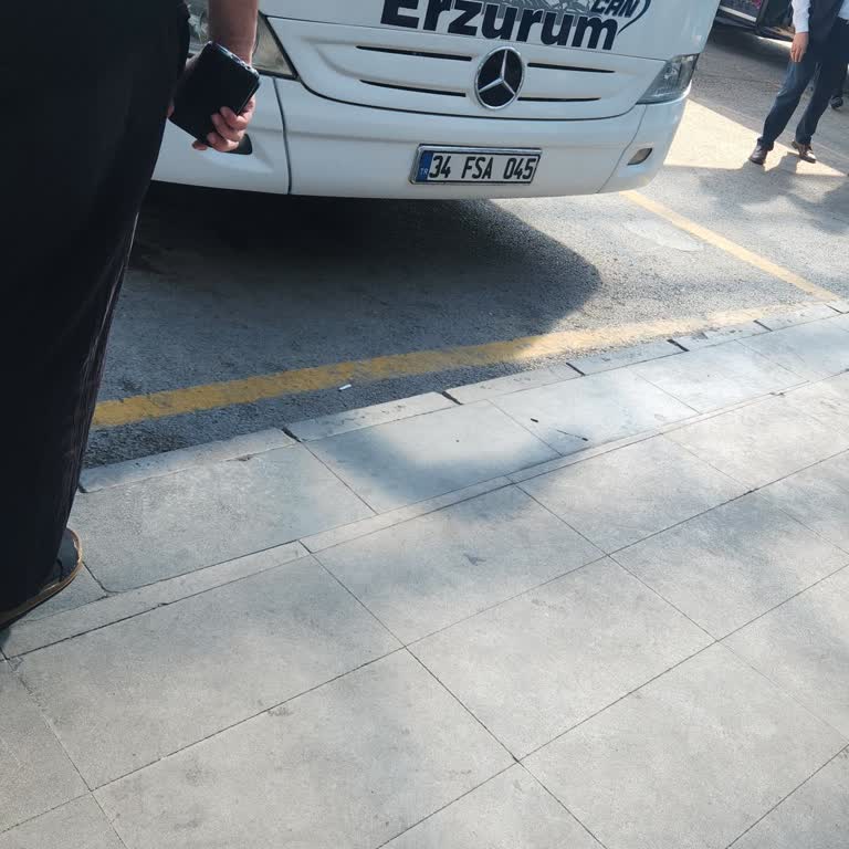 Varış Saati 3 Saat Gecikti, Otobüs Eski Ve Hizmet Sözleşmeye Uymadı