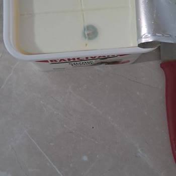 Migros Afium AVM’de Satın Alınan Bahçıvan Süzme Peynirde Küflenme Ve Sağlık Endişesi
