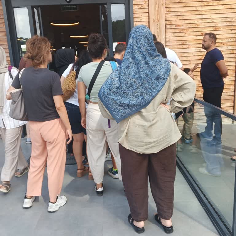 Personel Yetersizliği Ve Uzun Bekleme Süresi Nedeniyle Kahvaltı Yapamadık