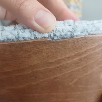 Zenora Masa Sandalye Mağazasında Hasarlı Sandalyeler Ve Uzun Teslimat Gecikmesi