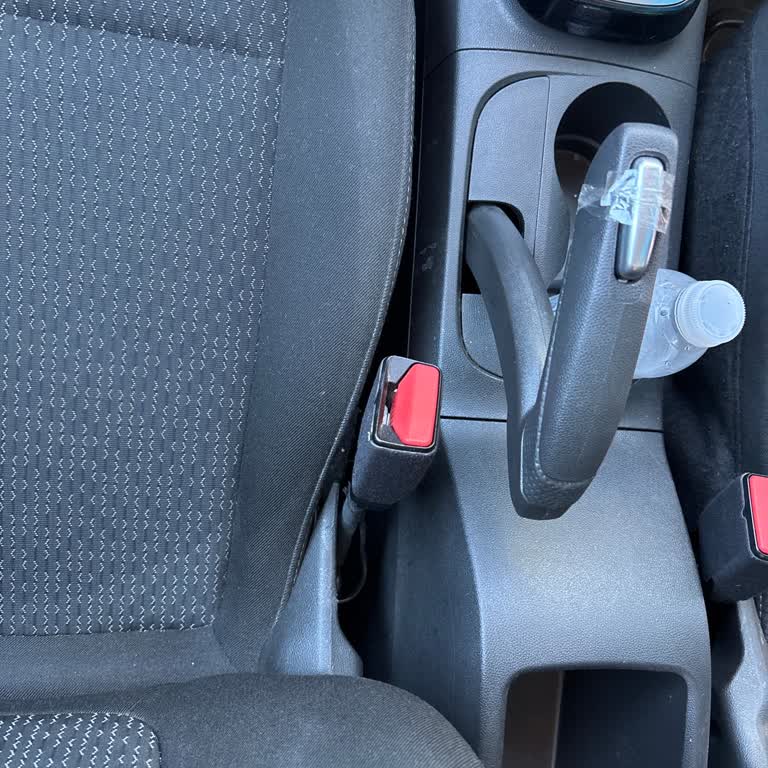 El Freni Kilitlendiği İçin Kullanılamaz Hale Gelen Kiralık Opel Crossland’da İlgisiz Hizmet