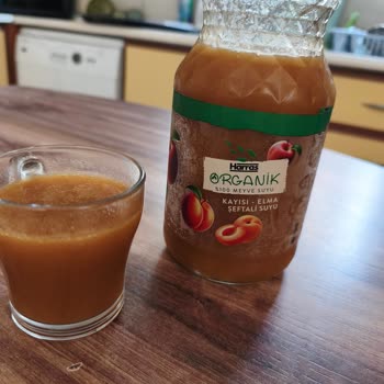 Son Kullanma Tarihi Geçmemiş Organik Meyve Suyu Asitli Ve Köpüren Haliyle Sağlık Endişesi
