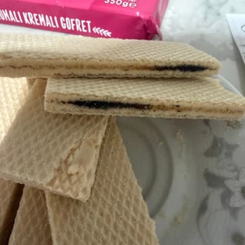 BİM BİM Küflenmiş Gofret Satışı Gıda Güvenliğini Zedeliyor