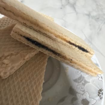 BİM BİM Küflenmiş Gofret Satışı Gıda Güvenliğini Zedeliyor