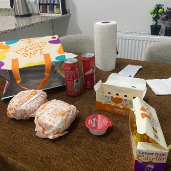 Tıkla Gelsin Üzerinden Popeyes Siparişim Soğuk, Eksik Ve Yanlış Sosla Geldi