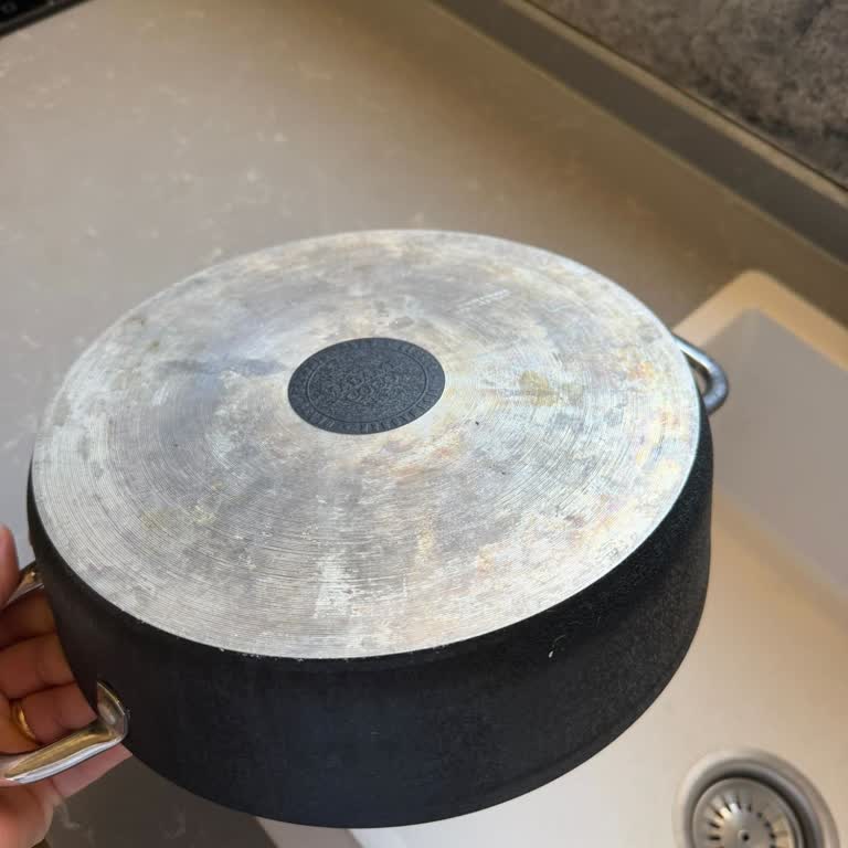 Titanium Tencere Setinde Hızlı Çizilme Ve Bozulma Şirket Cevapsızlığı