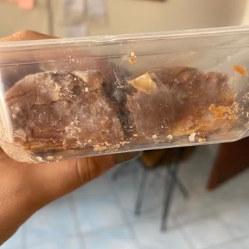 Tarih Geçmemiş Kapalı Baklava Paketi Küflü Çıktı Ve Gıda Güvenliği Endişesi