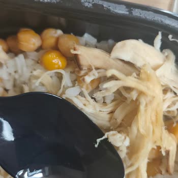 Pilav Box’tan Gelen Tavuklu Pilavda Kıl, Bayat Tavuk Ve Süresi Geçmiş Ürün