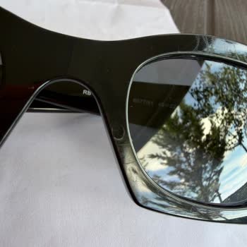 Rayban Gözlüğümde Çerçeve Lekelenmesi Kullanıcı Hatası İddiasına Karşı Açıklama Talebi