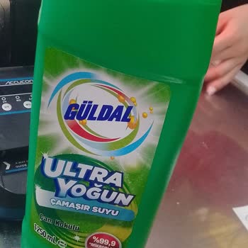 BİM’in Güldal Ultra Yoğun Çamaşır Suyu Çamaşırlarımı Harap Etti, Tazminat Talep Ediyorum