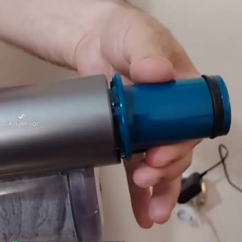 Philips 800 Dikey Süpürge Bağlantı Yeri Kırılması