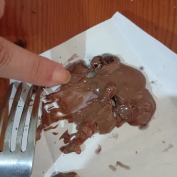 Kare Çikolatada Cam Parçası Buldum