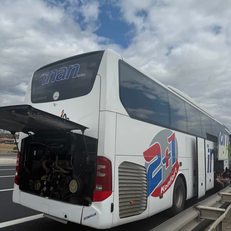 İnan Turizm'in Arızalı Otobüsü Yolcuları 3 Saat Güvenlik Riski Altında Bıraktı
