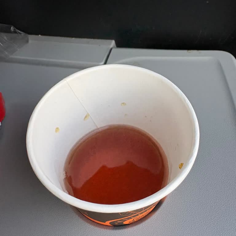 Yetersiz Çay Servisi Ve Personelin İlgisiz Tutumu
