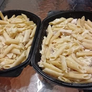 Kremasız Tavuklu Makarna, Kötü Koku Ve İade Talebi