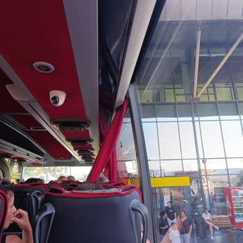 Buzlu Turizm Şirketi Söke Ve İzmir Seferinde Bilgilendirmesi Olmadan Bir Saatten Fazla Gecikme