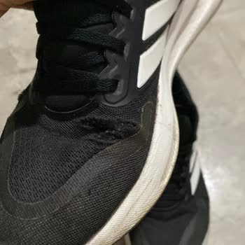 Adidas Ayakkabısının Kısa Sürede Yırtılması Ve Mağazanın Kullanıcı Hatası İddiası
