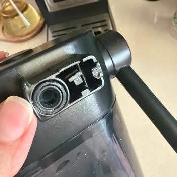 Arçelik Espresso Makinesinde Süt Kabı Kırıldı, Garanti Ve Müşteri Hizmetleri Yetersiz