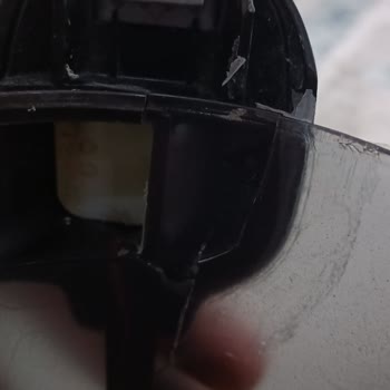 Garanti Süresindeki Bosch Süpürgede Plastik Parçaların Kırılması Ve Ücretsiz Değişim Talebi
