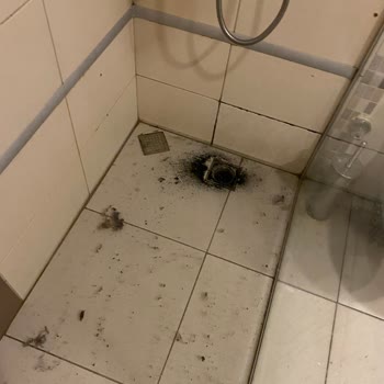 Hedef Resort Spa Hotel’de Çalışmayan Klima, Hijyen Eksikliği Ve Su Baskını