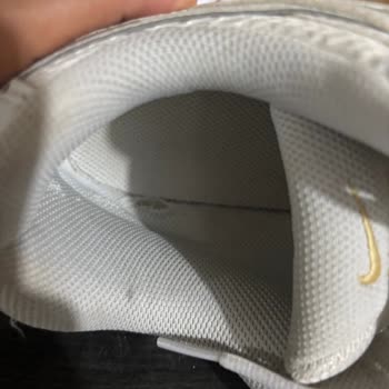 İç Astarı Yırtılan Nike Ayakkabısının İade Ve Değişim Talebi Reddedildi