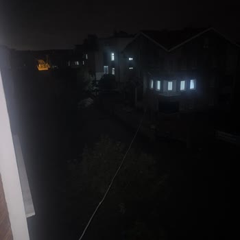 YEDAŞ’ın Sokak Lambası Arızası Mahallede Karanlık Ve Güvenlik Sorunu
