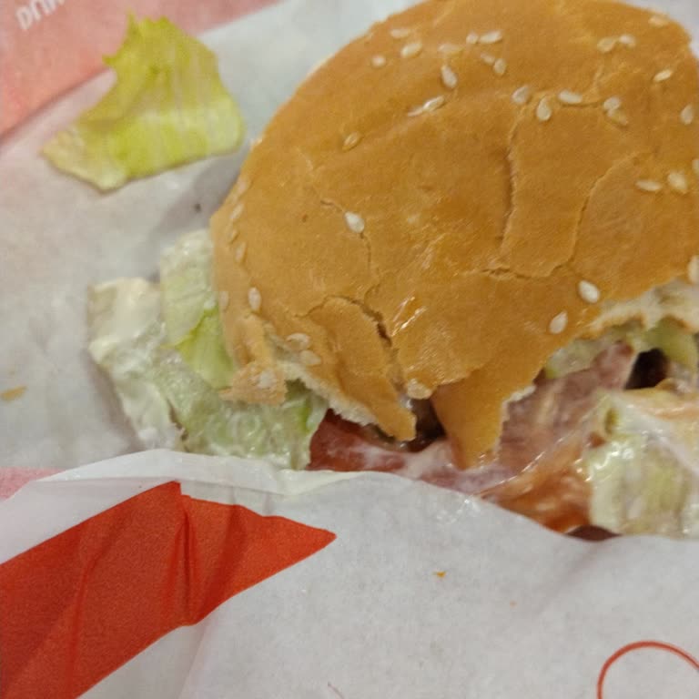 Denizli Teras Park'ta Gazı Olmayan Kola Ve Bayat Ekmek