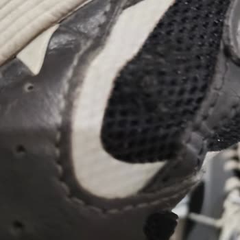 Ayıplı Spor Ayakkabılarda Erken Yıpranma Ve Mağazanın Tüketici Hatası İddiası