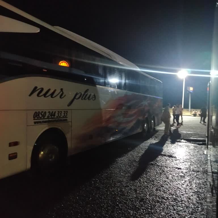 Mersin Nur Turizm Otobüsü Arızalandı, Yolcular Beş Saat Bekletildi, Yeni Otobüs Talep Ediliyor