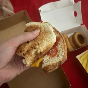 Geciken Teslimat Ve Kalitesiz Yemek Şikayetim