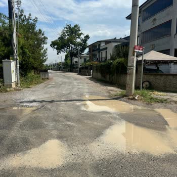 3,5 Yıllık Asfalt Gecikmesi Sakarya’da Vatandaşları Çamur Ve Toz İçinde Bırakıyor