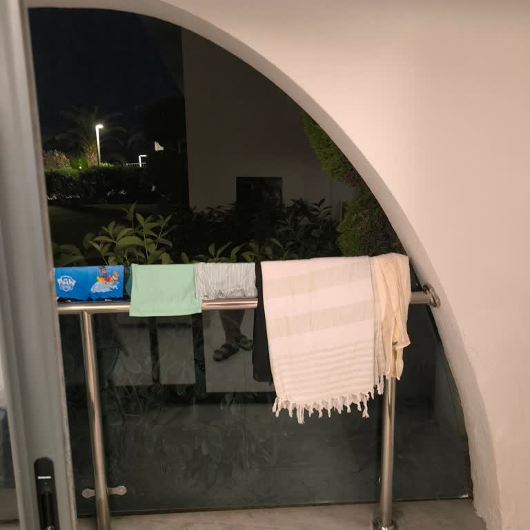 Bahçe Manzaralı Oda Yanıltıcı, Çözüm Sunulmadı