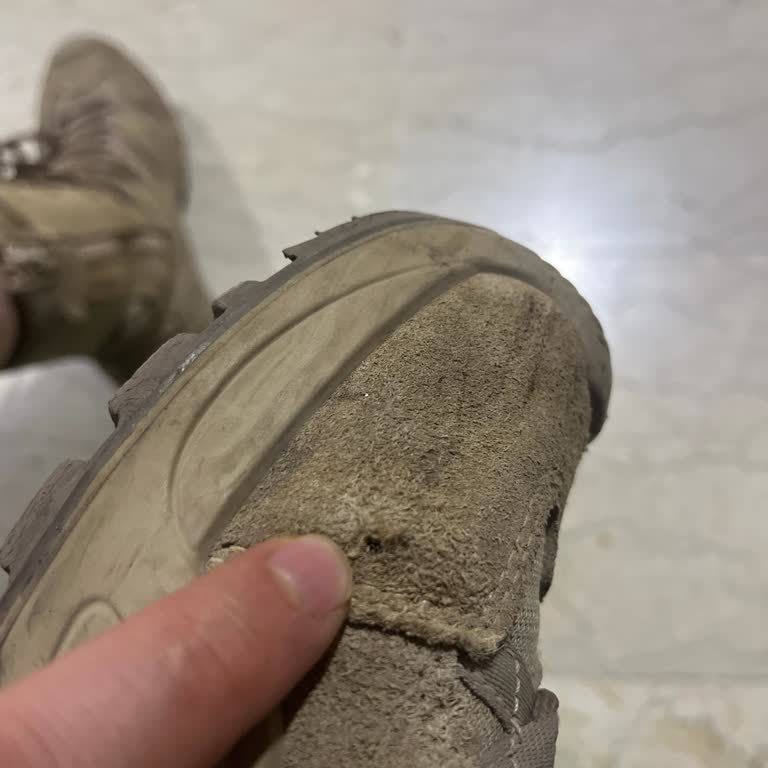 Sağ Ayak Başparmağındaki Delik Ve Su Alması Nedeniyle Bot Değişimi Talebi