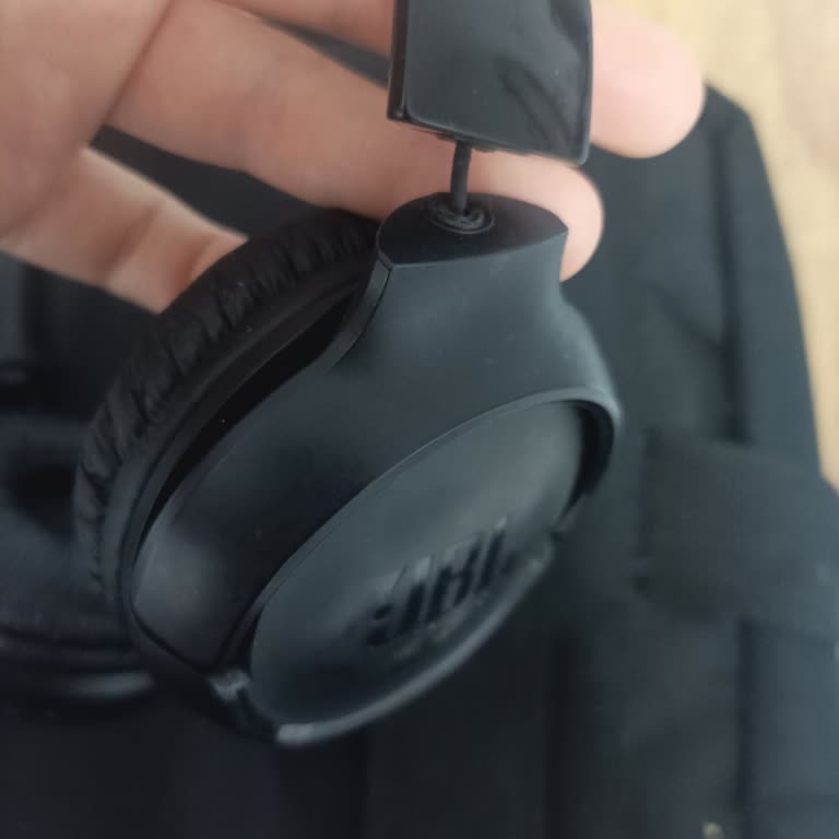 Garanti Süresinde Kırılan JBL Kulaklık İçin Mağazanın Reddetmesi Ve Teknik İnceleme Talebi