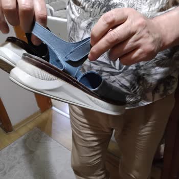 Deri Sandalet Genişleyerek Kullanılamaz Duruma Geldi, Satıcı Çözüm Sunmadı