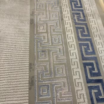 Lacivert Halının Pembeye Dönmesi Ve Sorumluluk Reddedilmesi