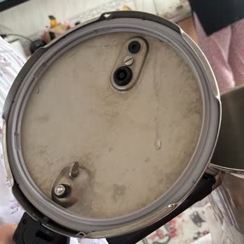 Fissler Düdüklü Tencerenin Kısa Sürede Kararması Ve Değişim Talebi