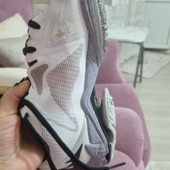 Defective Mizuno Shoes Tear Apart After Only 18 Days of Use